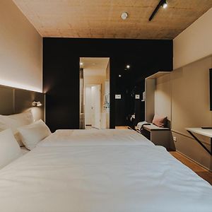Standard Zimmer mit Kingsize-Bett